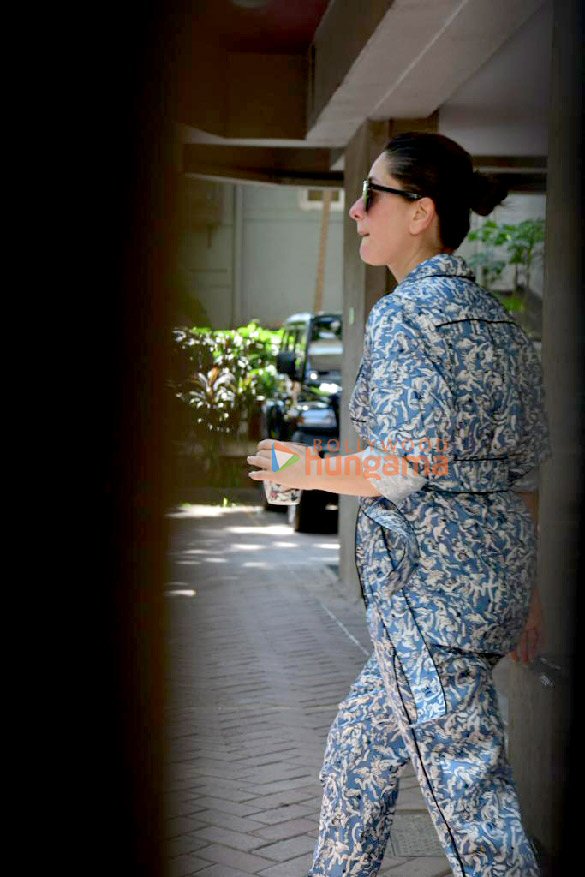 photos kareena kapoor khan snapped in bandra 4 9