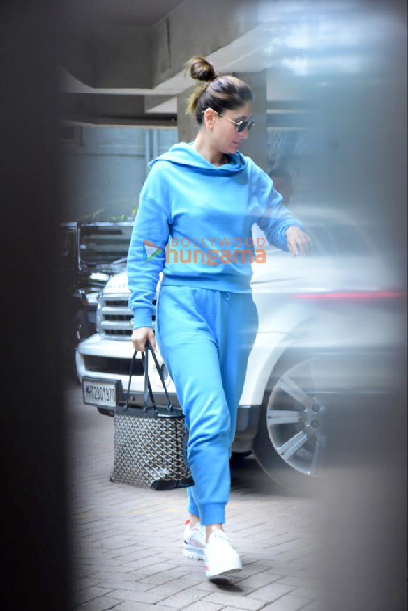 photos kareena kapoor khan spotted at bandra 3 2