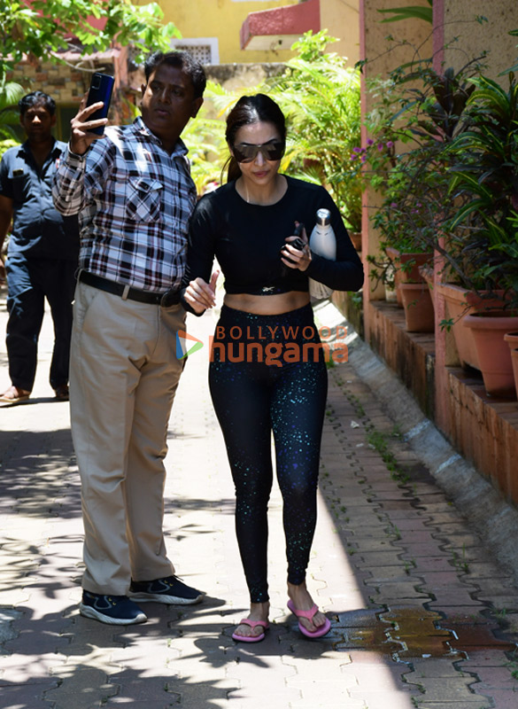 photos malaika arora spotted outside diva yoga in bandra 1 21