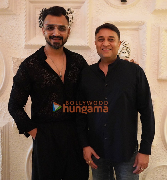 photos maniesh paul priya bapat and others attend the wrap up bash of web series rafuchakkar 4