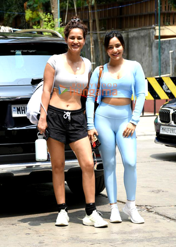 photos neha sharma and aisha sharma snapped outside the gym in bandra 4 4