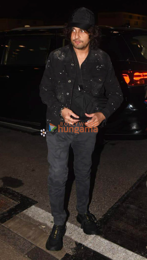 photos rakul preet singh nora fatehi and others snapped at the airport 6
