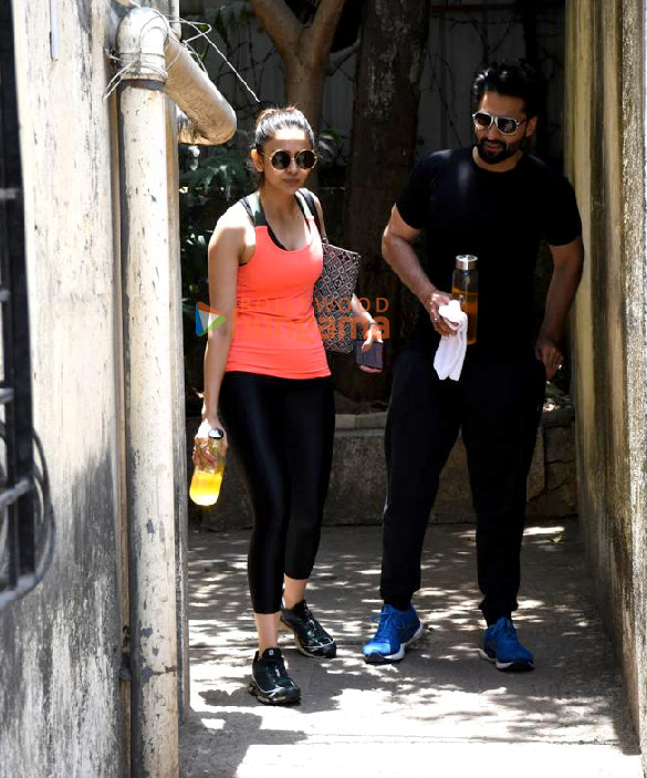 Photos: Rakul Preet Singh and Jackky Bhagnani spotted outside the gym in Santacruz