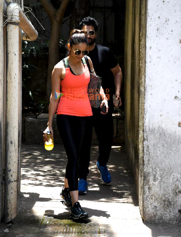 photos rakul preet singh and jackky bhagnani spotted outside the gym in santacruz 3