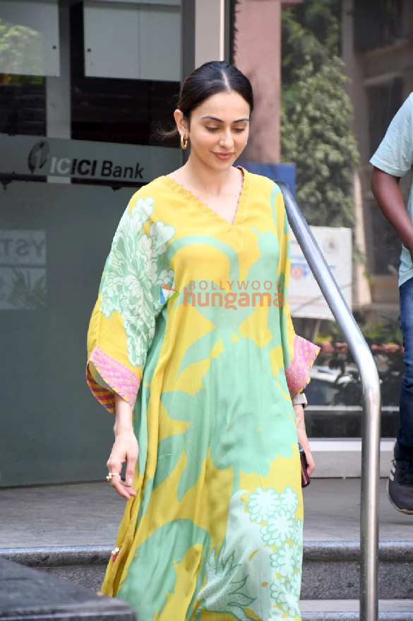 photos rakul preet singh spotted in bandra 3 20