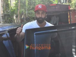Photos: Ranbir Kapoor snapped in Santacruz