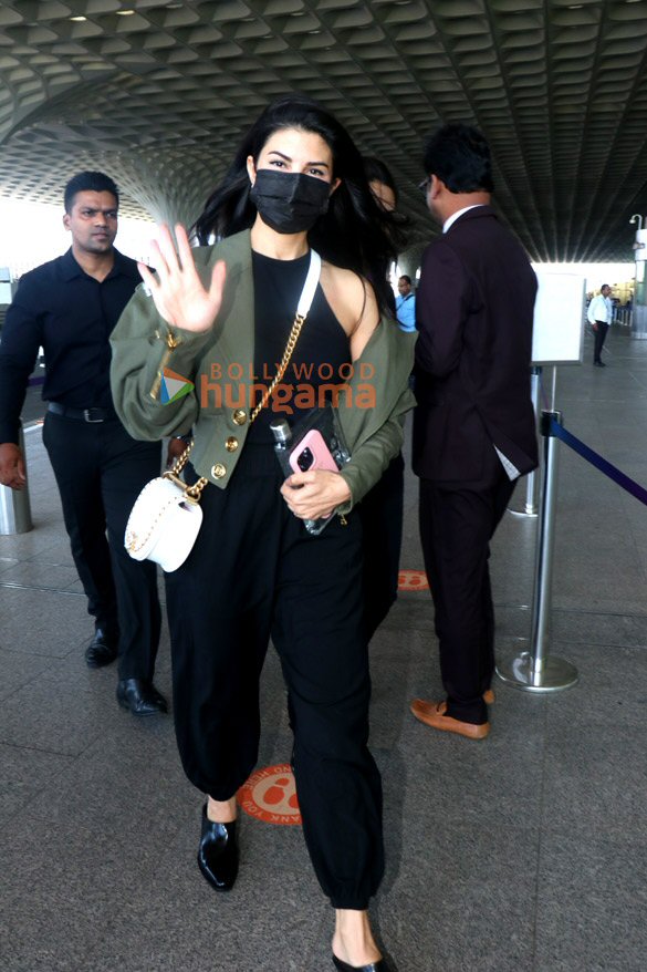 photos salman khan mouni roy hina khan and others snapped at the airport 7 3