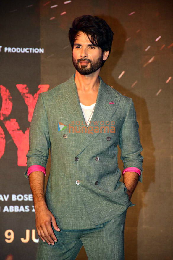 photos shahid kapoor and ali abbas zafar attend the trailer launch of bloody daddy 4