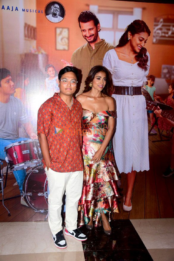 photos sharman joshi shriya saran prem chopra and others grace the premiere of music school 3