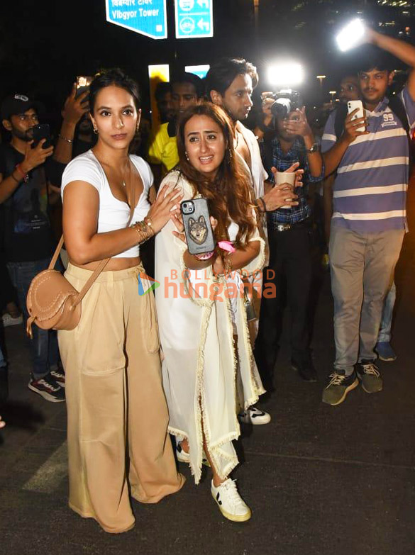 photos shraddha kapoor malaika arora diana penty and others snapped at bkc bandra 890 10