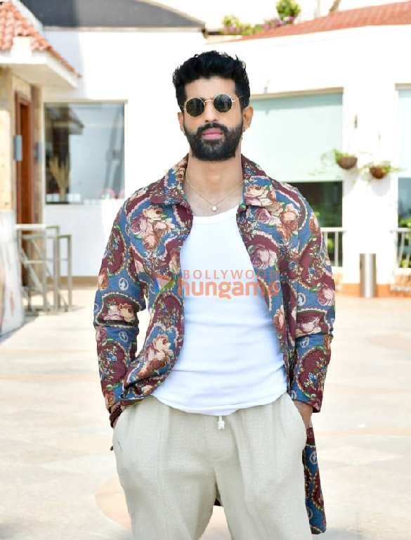 photos shubham kumar mehra sauraseni maitra and aashim gulati snapped promoting their upcoming series taj reign of revenge 4
