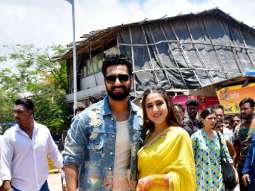 Photos: Vicky Kaushal and Sara Ali Khan snapped promoting Zara Hatke Zara Bach Ke at Juhu beach