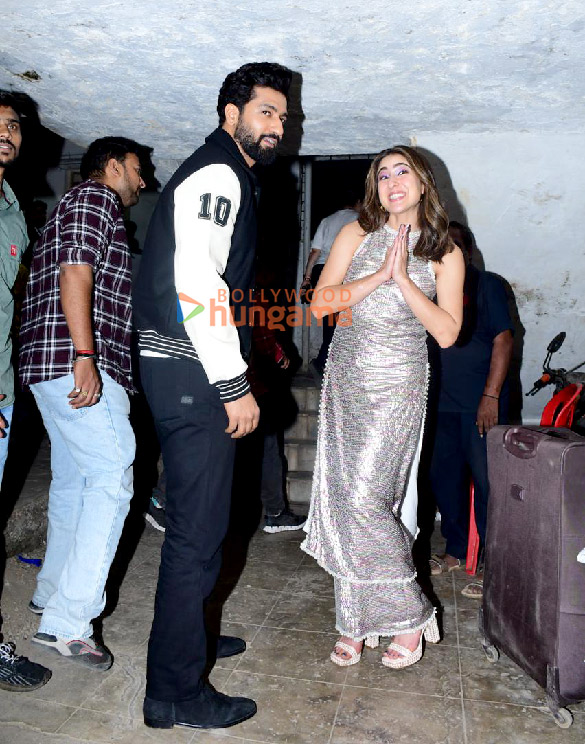 photos vicky kaushal and sara ali khan snapped promoting zara hatke zara bach ke on the sets of the kapil sharma show 3