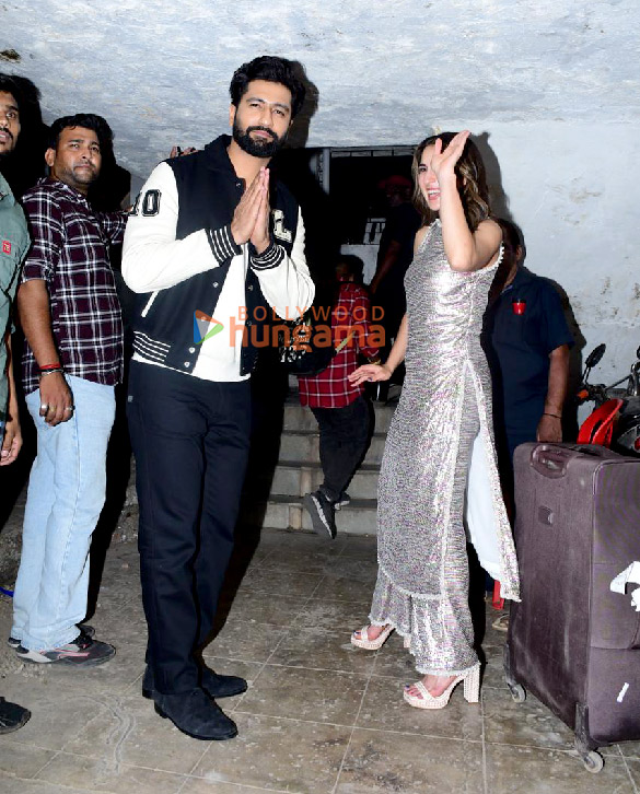 photos vicky kaushal and sara ali khan snapped promoting zara hatke zara bach ke on the sets of the kapil sharma show 9