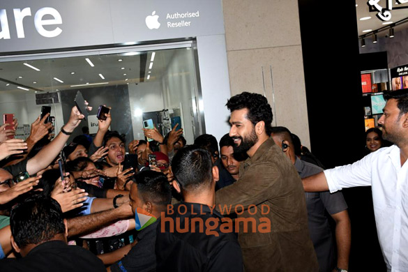 photos vicky kaushal snapped promoting his film zara hatke zara bach ke 7