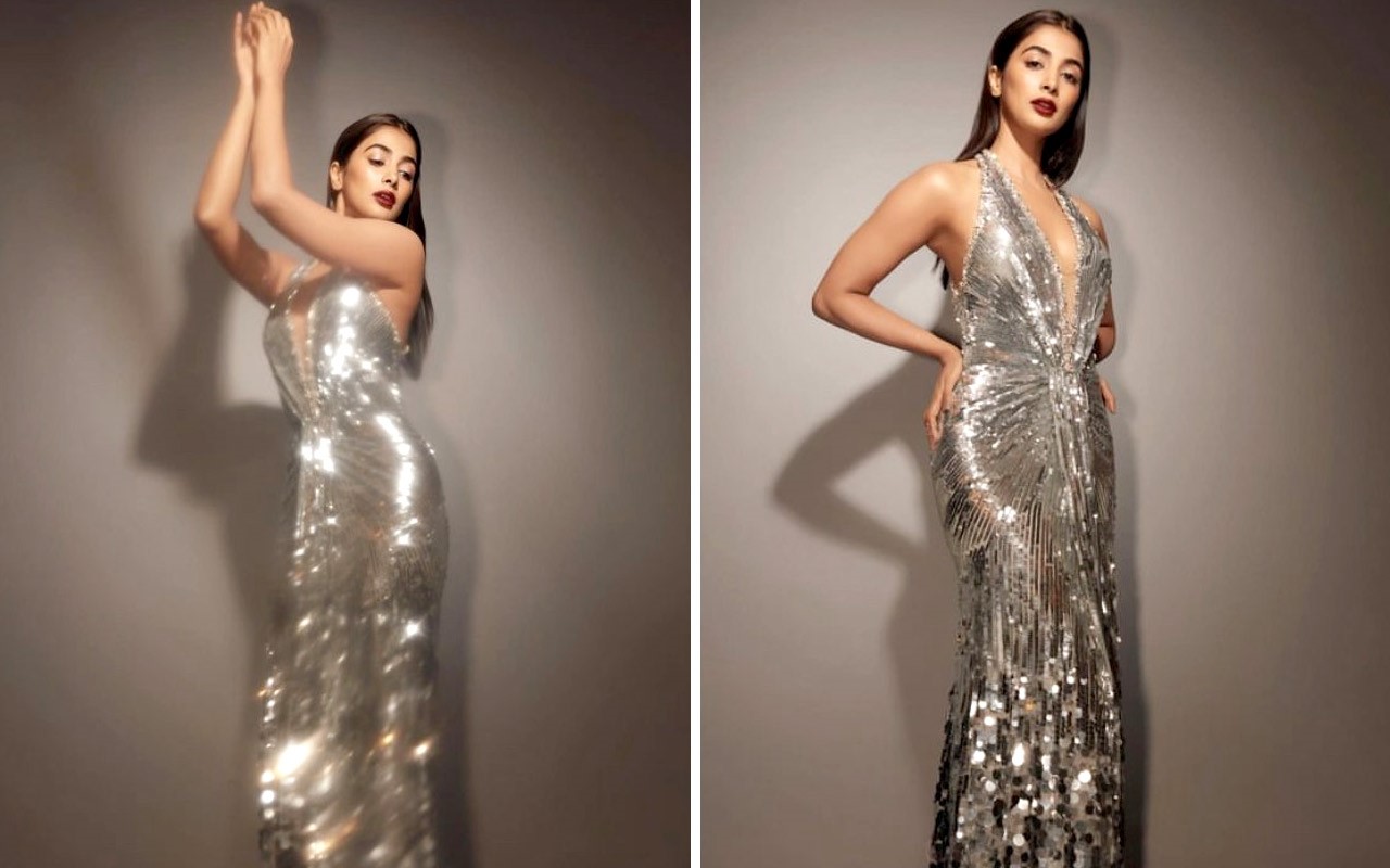 Pooja Hegde sets the Filmfare stage ablaze with her stunning silver shimmering gown : Bollywood News