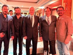 Aamir Khan, Salman Khan, Sunny Deol, Dharmendra, Anupam Kher come together to click a legendary photo at Karan Deol – Drisha Acharya’s wedding