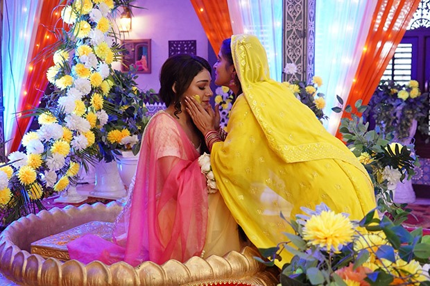 Junooniyatt: Elahi shines in yellow during her Haldi ceremony, before her wedding to Jahaan