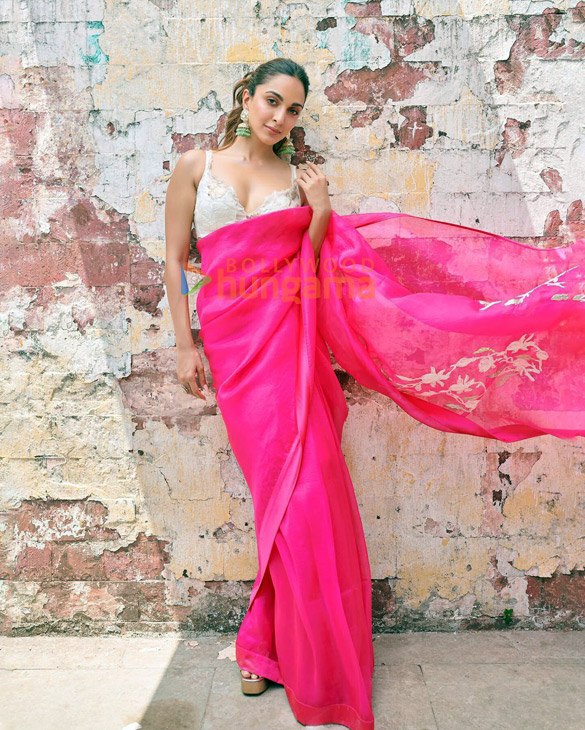 Kiara Advani Photos, Images, HD Wallpapers, Kiara Advani HD Images ...