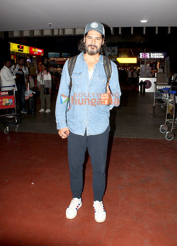photos abhishek bachchan aishwarya rai bachchan and dino morea snapped at the airport 5
