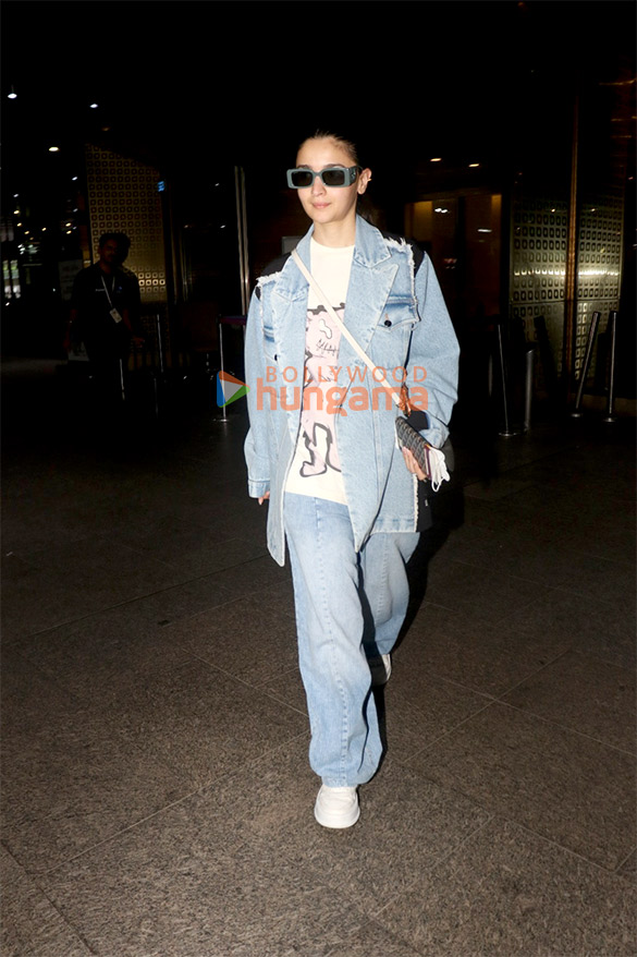 Photos: Alia Bhatt, Disha Patani, Shibani Dandekar, Farhan Akhtar and others snapped at the airport Photos: Alia Bhatt, Disha Patani, Shibani Dandekar, Farhan Akhtar and others snapped at the airport