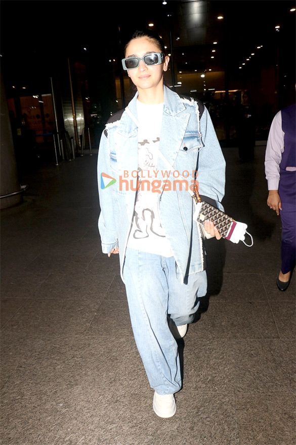photos alia bhatt disha patani shibani dandekar farhan akhtar and others snapped at the airport 4