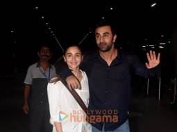 Photos: Alia Bhatt and Ranbir Kapoor snapped at the airport