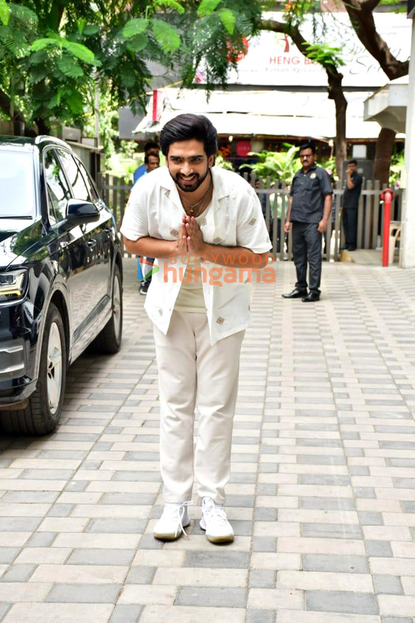 photos amaal mallik and aamna sharif snapped outside t series office in andheri 6