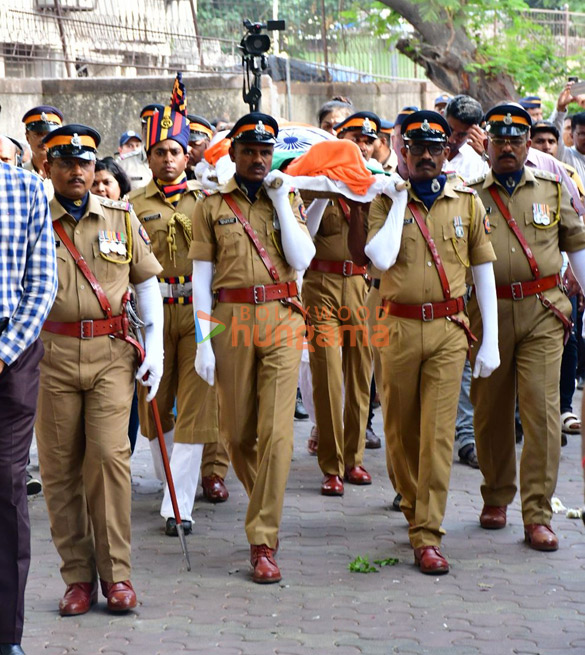 photos celebs attend sulochana latkars last rites 8