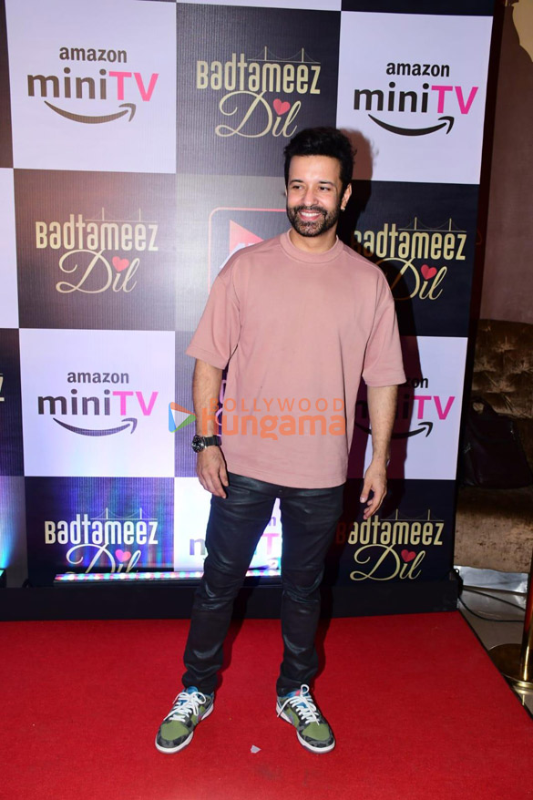 photos celebs grace the premiere of badtameez dil 9