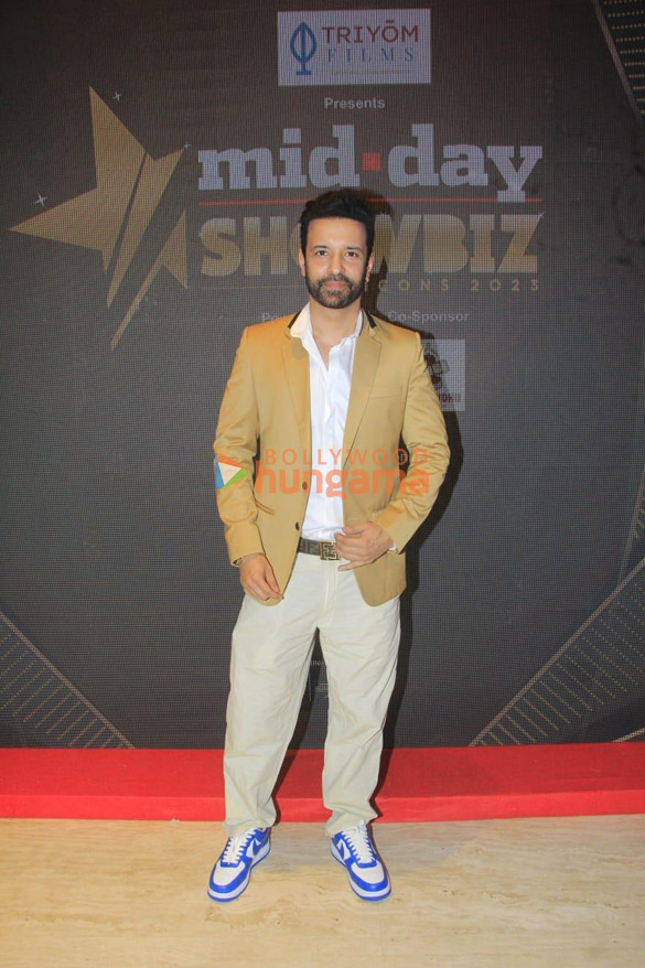 photos celebs snapped at midday showbiz icon awards 2023 6