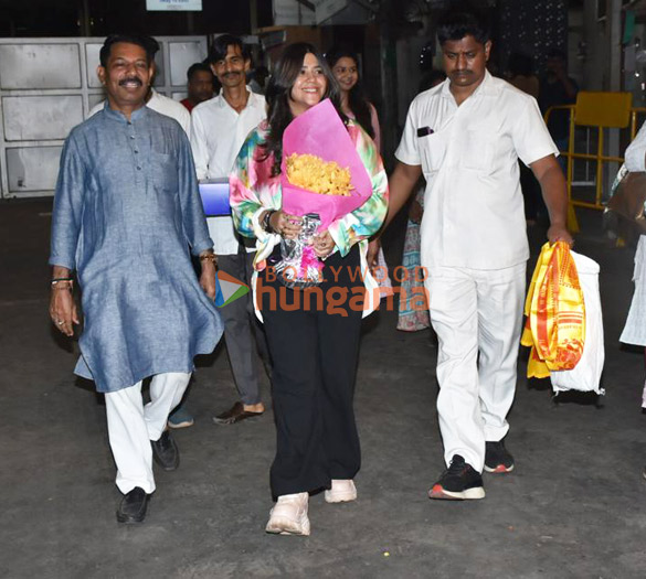 photos ektaa r kapoor snapped at siddhivinayak temple on her birthday 5