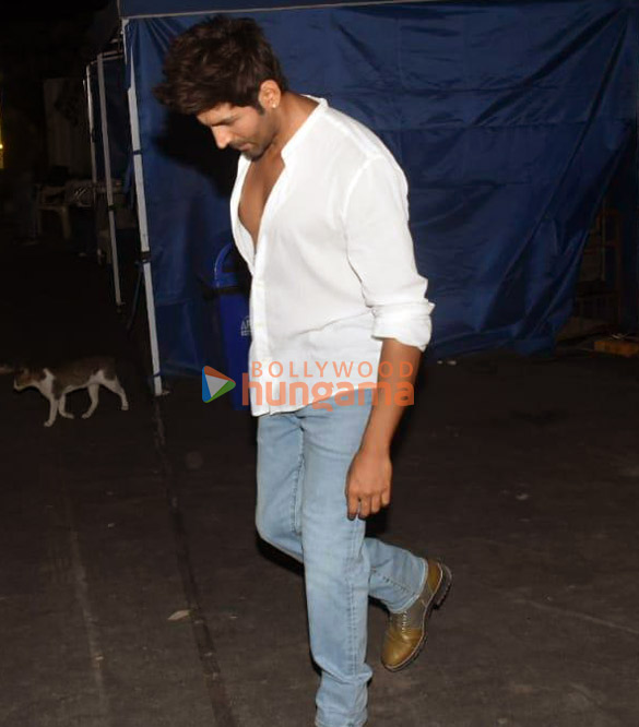 photos kiara advani and kartik aaryan snapped promoting their film satyaprem ki katha 6