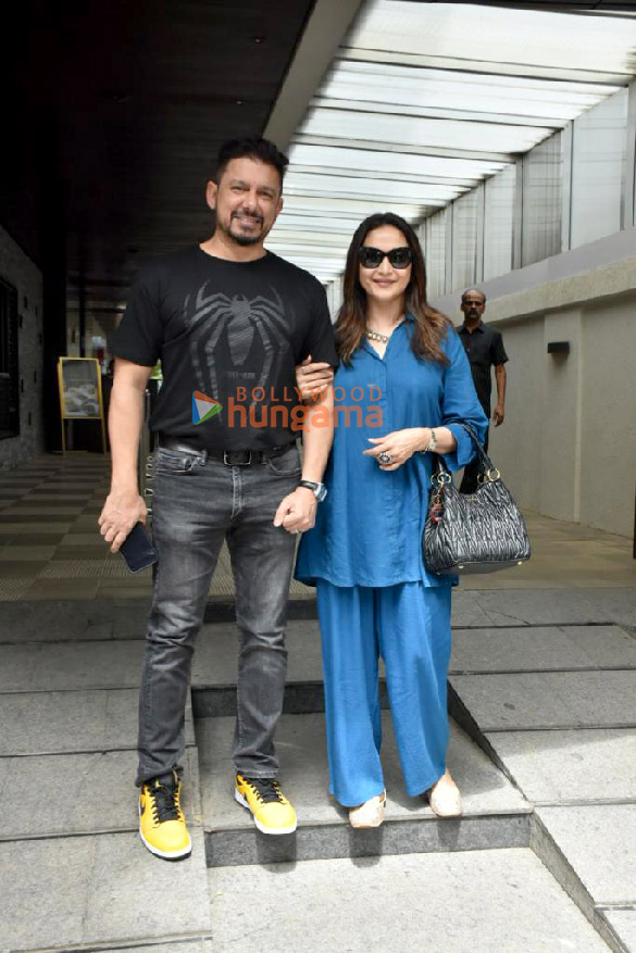 photos madhuri dixit snapped with her husband in bandra 2 3