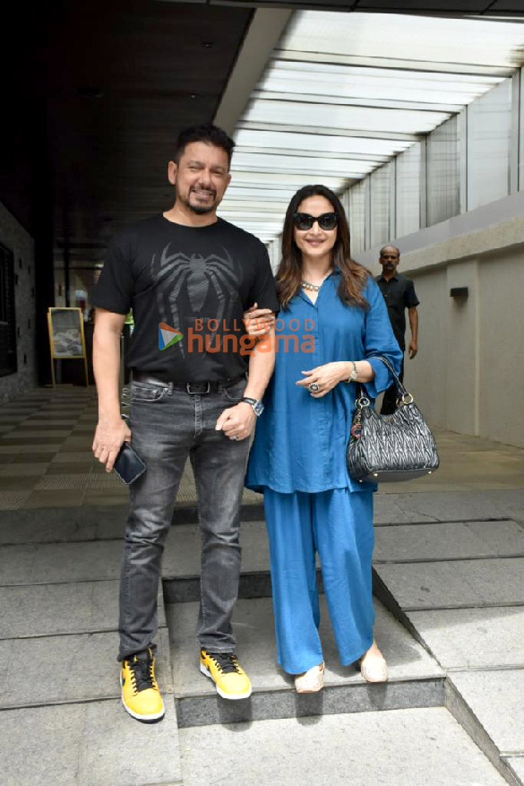photos madhuri dixit snapped with her husband in bandra 3 3