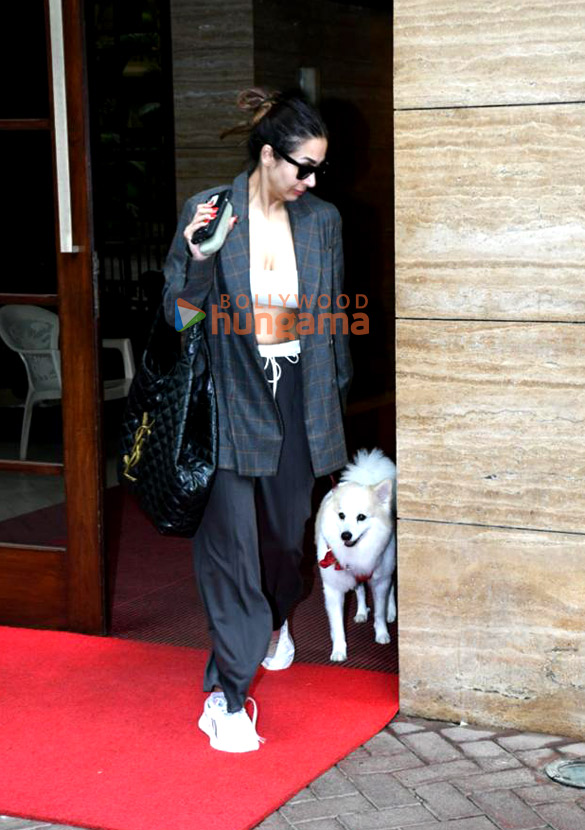 photos malaika arora spotted in khar 5 2