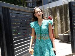 Photos: Mira Kapoor snapped outside a clinic in Bandra