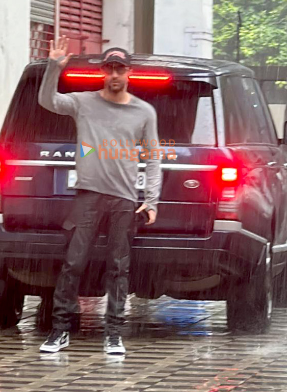 Photos: Ranbir Kapoor snapped at T-Series office in Andheri