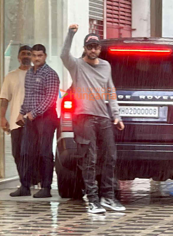 photos ranbir kapoor snapped at t series office in andheri 2 3