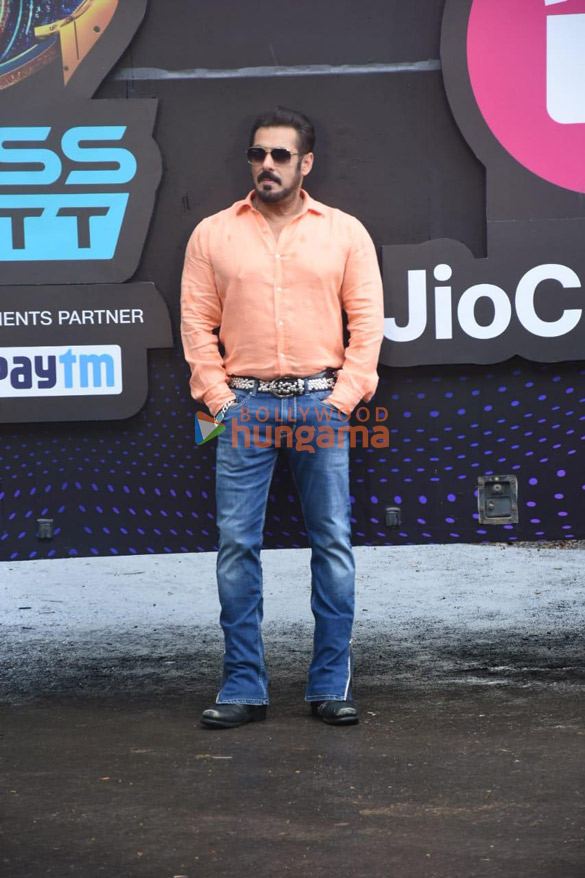 photos salman khan snapped promoting bigg boss ott 2