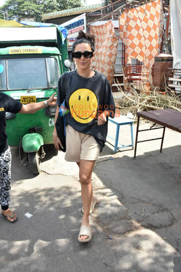 Photos: Shibani Dandekar snapped in Santacruz Photos: Shibani Dandekar snapped in Santacruz