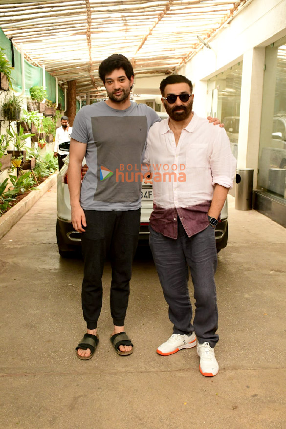 photos sunny deol and rajveer deol snapped in juhu 6