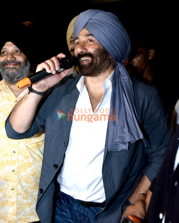 Photos: Sunny Deol attends Gadar – Ek Prem Katha Screening at PVR Nehru Place in New Delhi Photos: Sunny Deol attends Gadar – Ek Prem Katha Screening at PVR Nehru Place in New Delhi