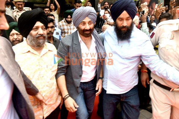 photos sunny deol attends gadar ek prem katha screening at pvr nehru place in new delhi 6