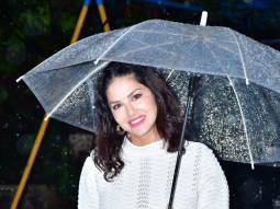 Photos: Sunny Leone snapped in Juhu