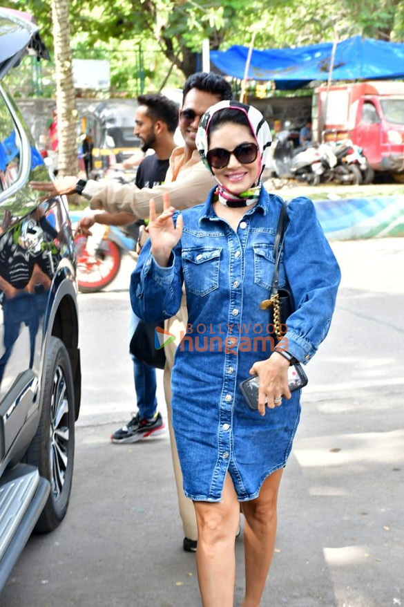 photos sunny leone snapped in juhu 4 8