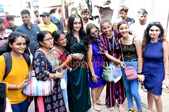 photos tejasswi prakash celebrates her birthday with media 2