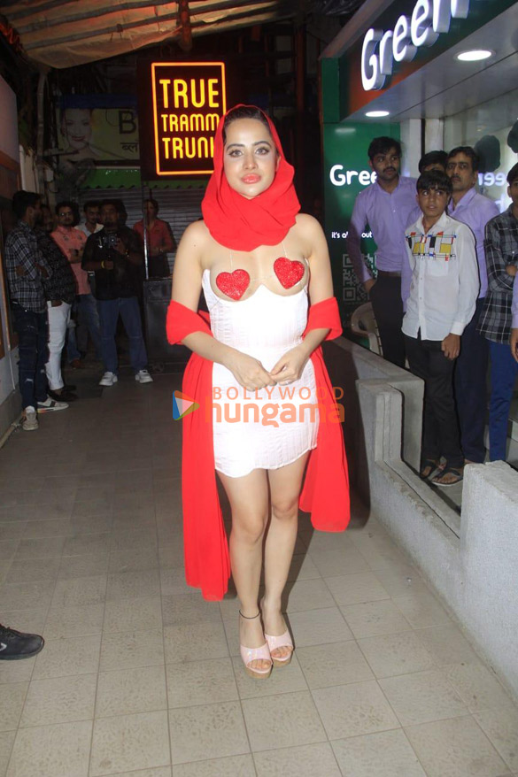 photos uorfi javed snapped at sanjit asgaonkars birthday party 2