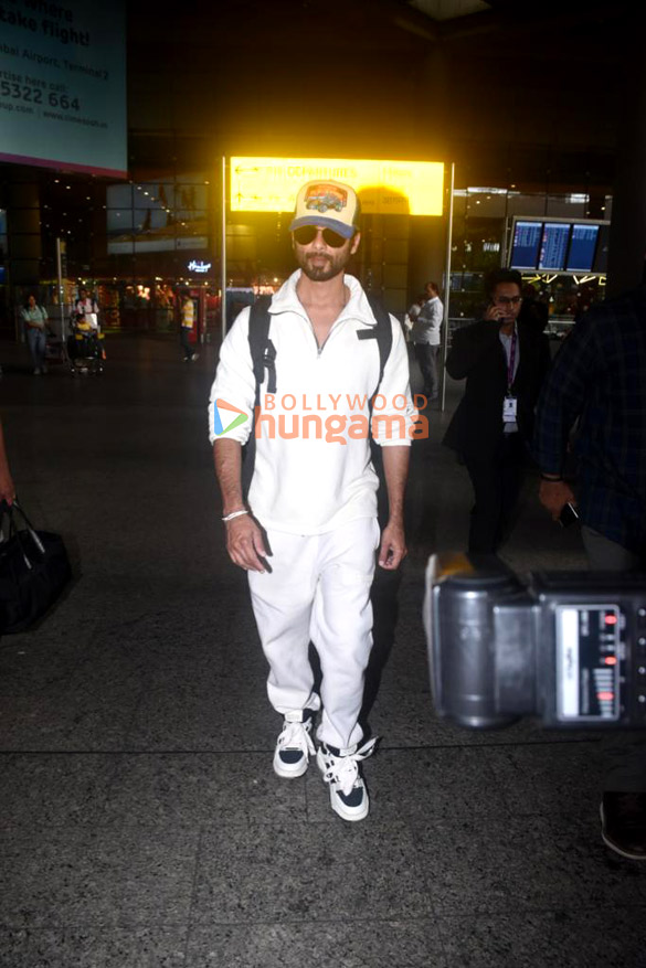 photos vicky kaushal katrina kaif alia bhatt and others snapped at the airport 1