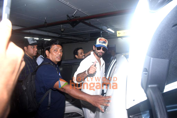 photos vicky kaushal katrina kaif alia bhatt and others snapped at the airport 2 2